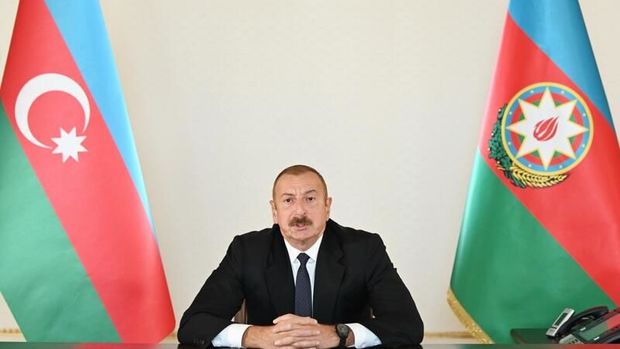 prezident-milli-qehreman-sukur-hemidovun-atasi-ile-danisib